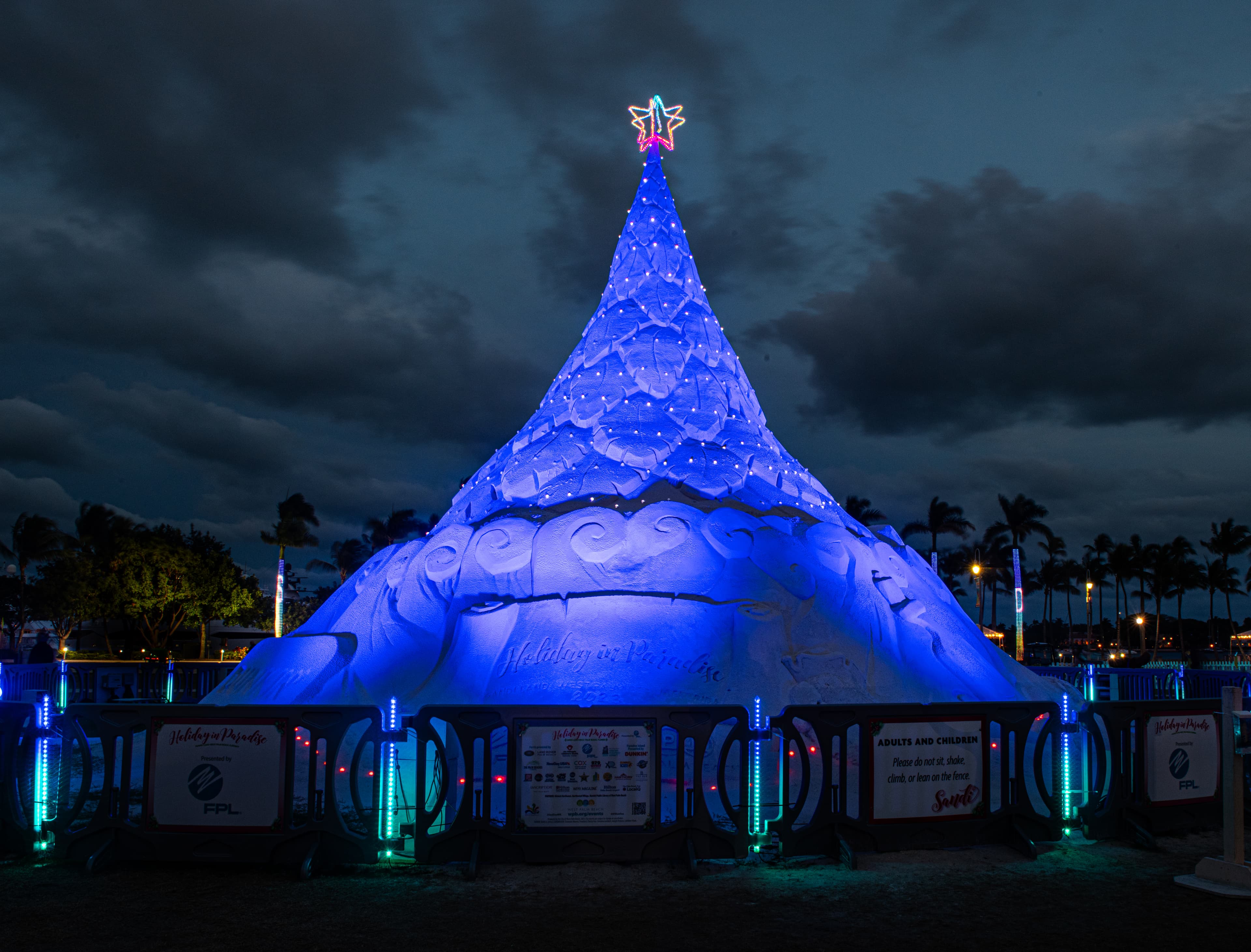 Holiday light displays